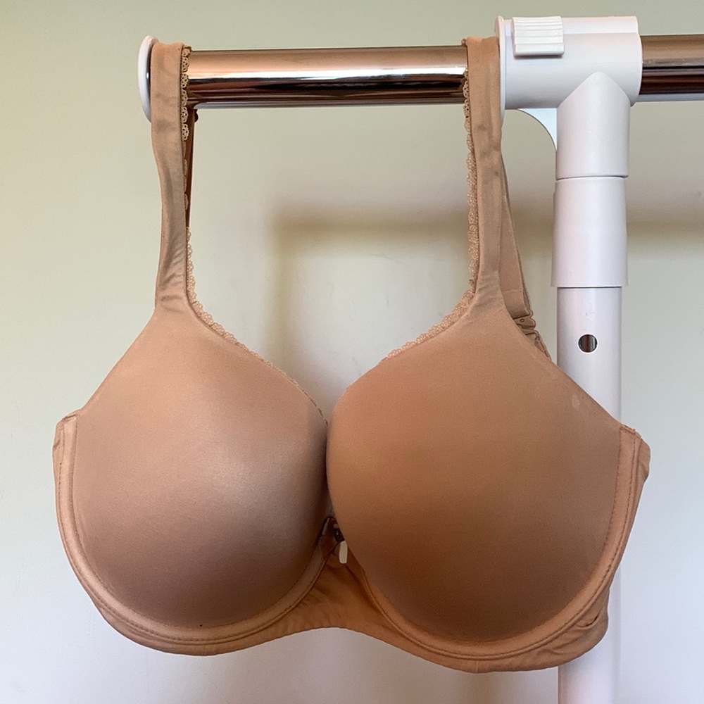 32DDD Victoria’s Secret Body by Victoria Lined Demi